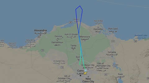 Экипаж самолета EgyptAir подал сигнал бедствия по пути в Москву