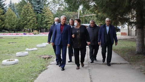 Володин встретился с сотрудниками завода "Молот" в Саратове