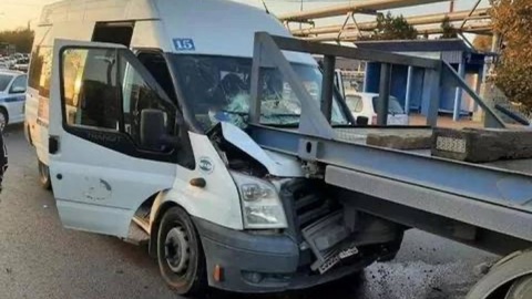 Два человека пострадали в ДТП с маршруткой и грузовиком в Новороссийске