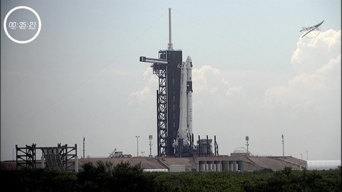 В США запуск корабля Crew Dragon с россиянкой Кикиной перенесен из-за урагана