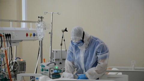 Болеют взрослые и дети: массовые очаги COVID-19 зафиксированы в Тюменской области
