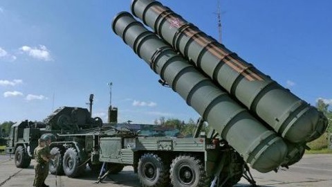 С-400 "Триумф" и "Панцирь-С1" готовят к зиме в Крыму
