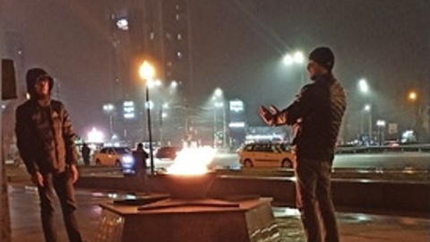 СК заинтересовался гревшимися у Вечного огня воронежцами