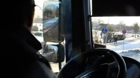 Подкинувшая детей дальнобойщику жительница Иванова объявлена в розыск