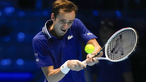Медведев одержал вторую победу на Итоговом турнире ATP