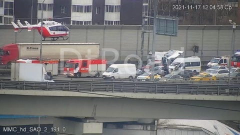 Пострадавшую в серьезном ДТП на севере Москвы эвакуировали вертолетом