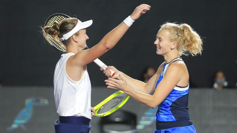 Крейчикова и Синякова выиграли Итоговый турнир WTA в парном разряде