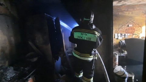 30 человек эвакуировали из горящей многоэтажки Пятигорска