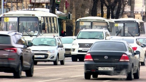 В Воронеже 2 женщины пострадали в резко затормозившей маршрутке
