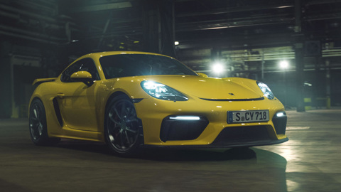 Крокодил среди "зелени": Porsche представил хулиганский Cayman с ДВС