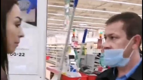 Противники QR-кодов устроили конфликт с охраной рязанского ТЦ