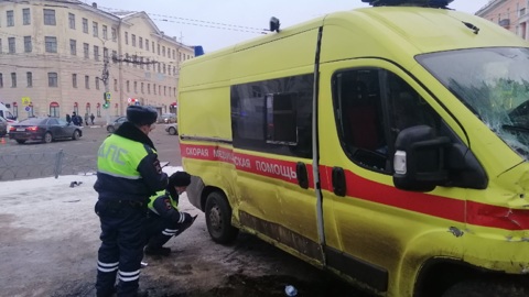 Пять человек пострадали в ДТП со скорой помощью в Иванове