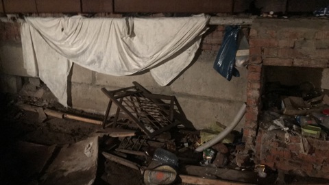 Трое бездомных устроили пожар в подвале вологодской многоэтажки