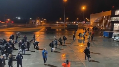 Саратовский аэропорт эвакуировали из-за угрозы взрыва