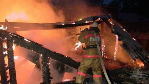 В Свободном многодетная семья лишилась дома в результате пожара