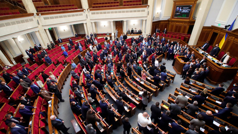 Верховная рада приняла закон об особом статусе для поляков