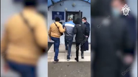 Избил и продолжил пить: в Волгограде мужчина убил свою мать