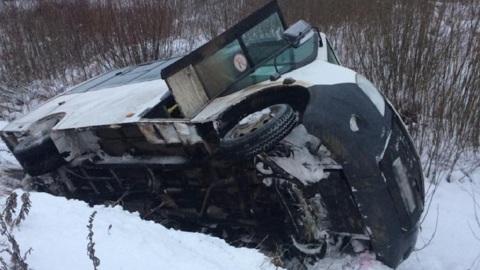В Новгородской области перевернулся автобус, есть пострадавшие