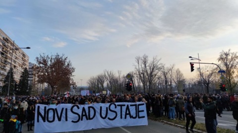 Протесты парализовали движение в Сербии