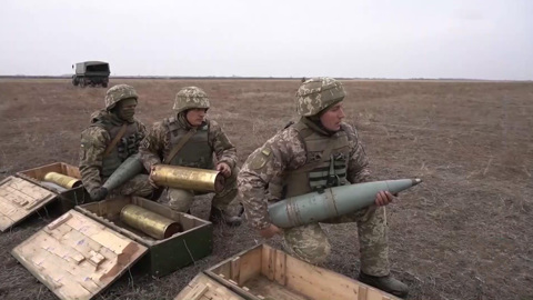 Диверсии в Крыму и наращивание группировки на Донбассе: военный психоз Украины