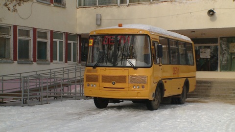 В Волгоградской области дети-вандалы повредили автобус