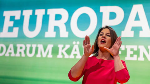 Бербок раскритиковали за "подарок" Кремлю