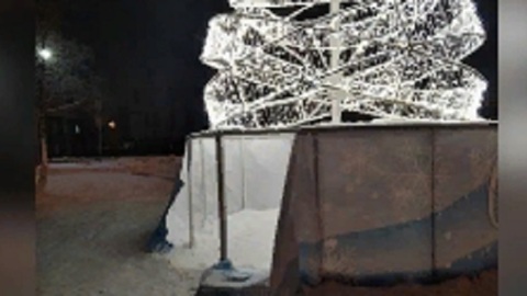 Новогодние украшения в Вологде испортили вандалы