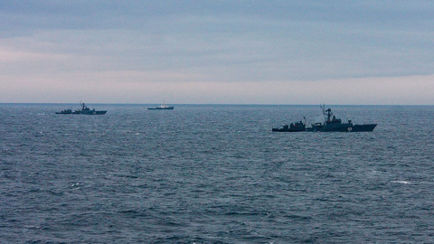 "Юнга" и "Брест" уcтроили охоту за подлодкой в Баренцевом море