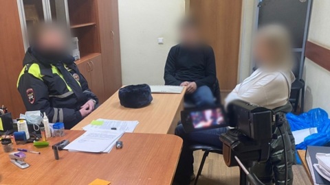 В Саратове автомобилист распылил газовый баллончик в лицо инспектору