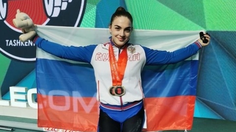 Сотиева завоевала бронзу на чемпионате мира по тяжелой атлетике