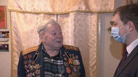 В Орле 90-летнему ветерану благоустроили придомовую территорию