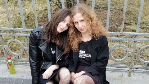 Штейн и участниц Pussy Riot арестовали за нацистскую символику