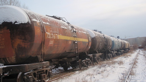 Под Самарой загорелся локомотив поезда с нефтью