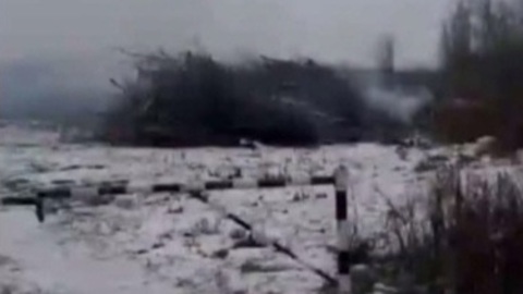 В Саратовской области третий день горит незаконная свалка