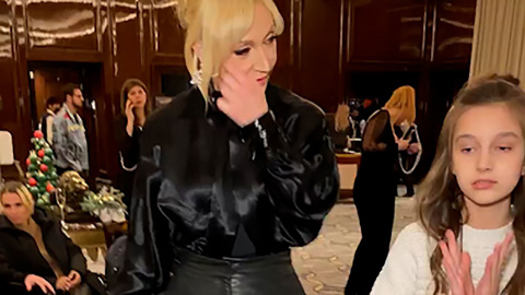 Видео из Сети. Кристина Орбакайте вышла в свет с красавицей-дочкой