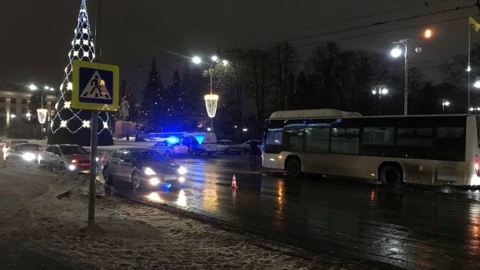 Девушка скончалась после наезда автобуса возле мэрии Чебоксар