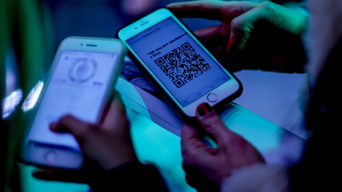 Москва отменяет действие QR-кодов