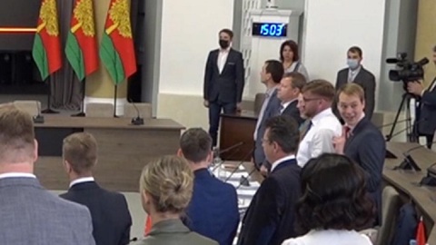 Липецкий депутат спел гимн СССР во время сессии