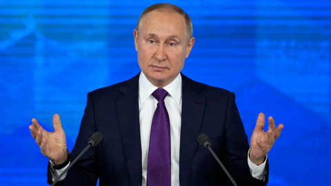 Подарок Путину: питерский юрист отказался от иска к Деду Морозу