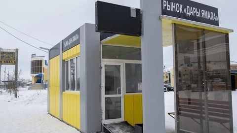 Салехардцы жалуются на холодные "теплые" остановки