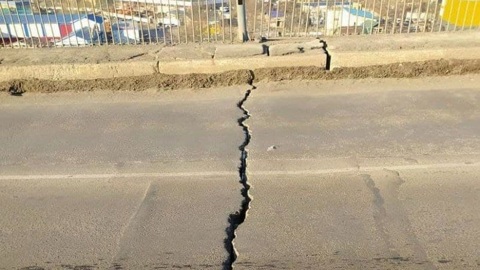 Из-за холодов во Владивостоке треснул мост