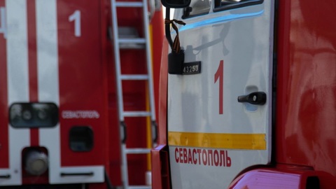 В Севастополе тушили пожар на балконе многоквартирного дома