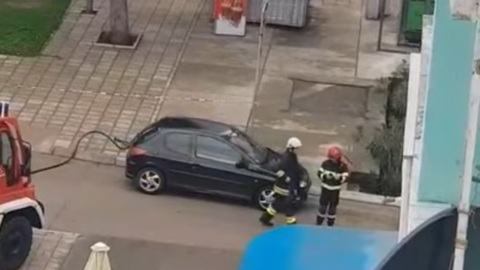 Житель Черногории захватил отделение банка и угрожает его взорвать