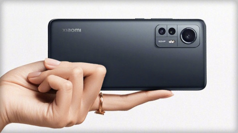 Xiaomi представила трио флагманских смартфонов