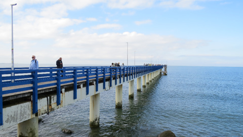 Женщина утонула в Балтийском море, упав с волнореза
