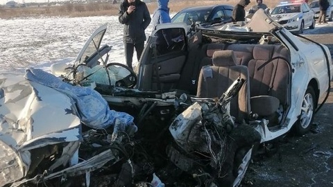 Пострадавшего в аварии в Амурской области пришлось вырезать из машины
