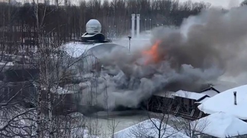 В Ярославле загорелся ночной клуб на реке Которосль
