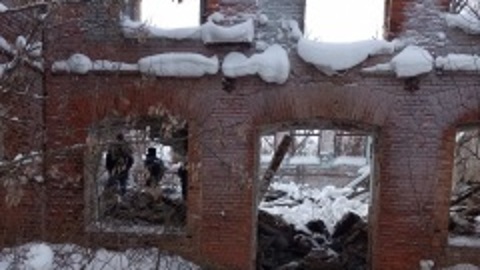 В Фурманове под завалами рухнувшей фабрики обнаружили тело мужчины