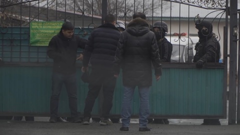 Маленькая девочка погибла в перестрелке в центре Алма-Аты