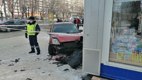 Юноша, протаранивший остановку, с 7-го раза получил права
